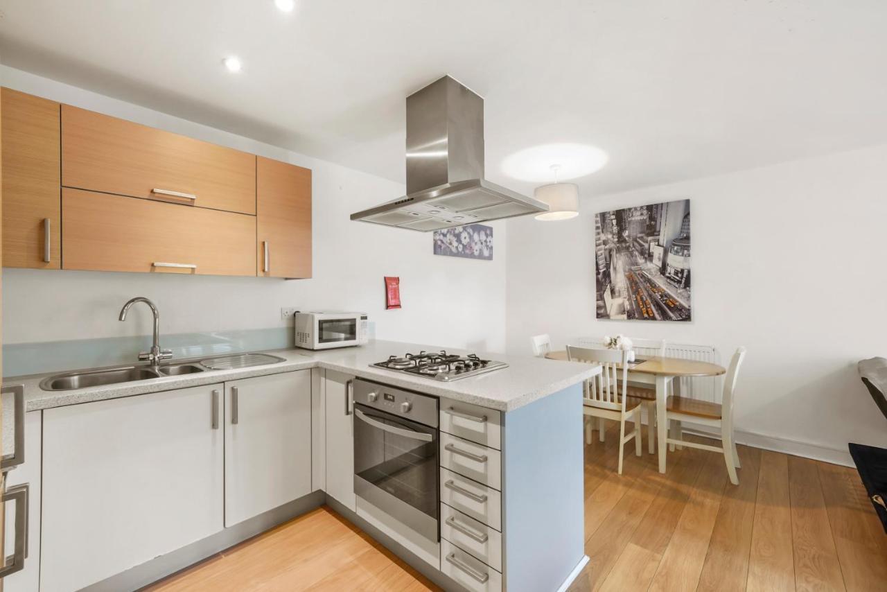 Luxnightzz - Two Bed - Close To North Station And Hospital Colchester Buitenkant foto