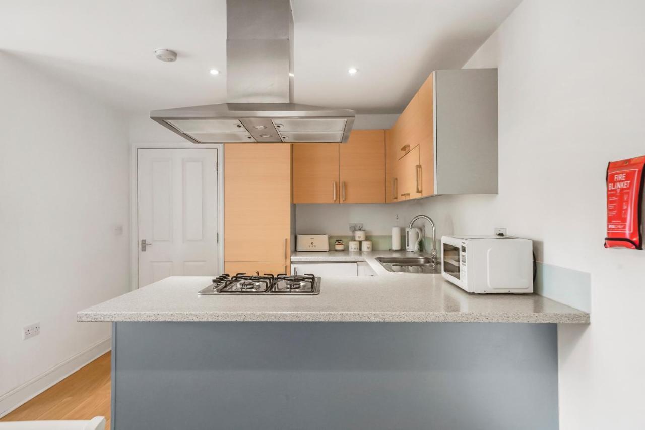 Luxnightzz - Two Bed - Close To North Station And Hospital Colchester Buitenkant foto