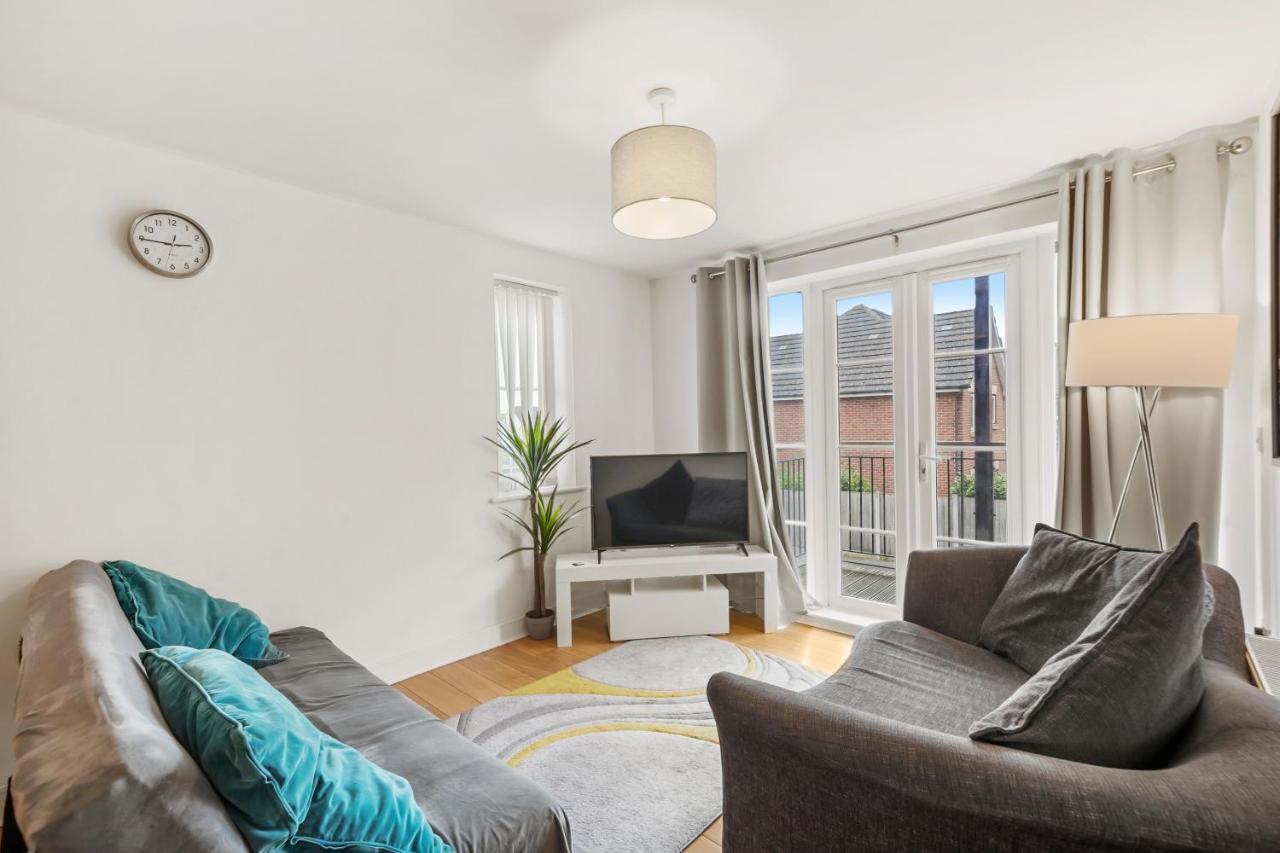 Luxnightzz - Two Bed - Close To North Station And Hospital Colchester Buitenkant foto