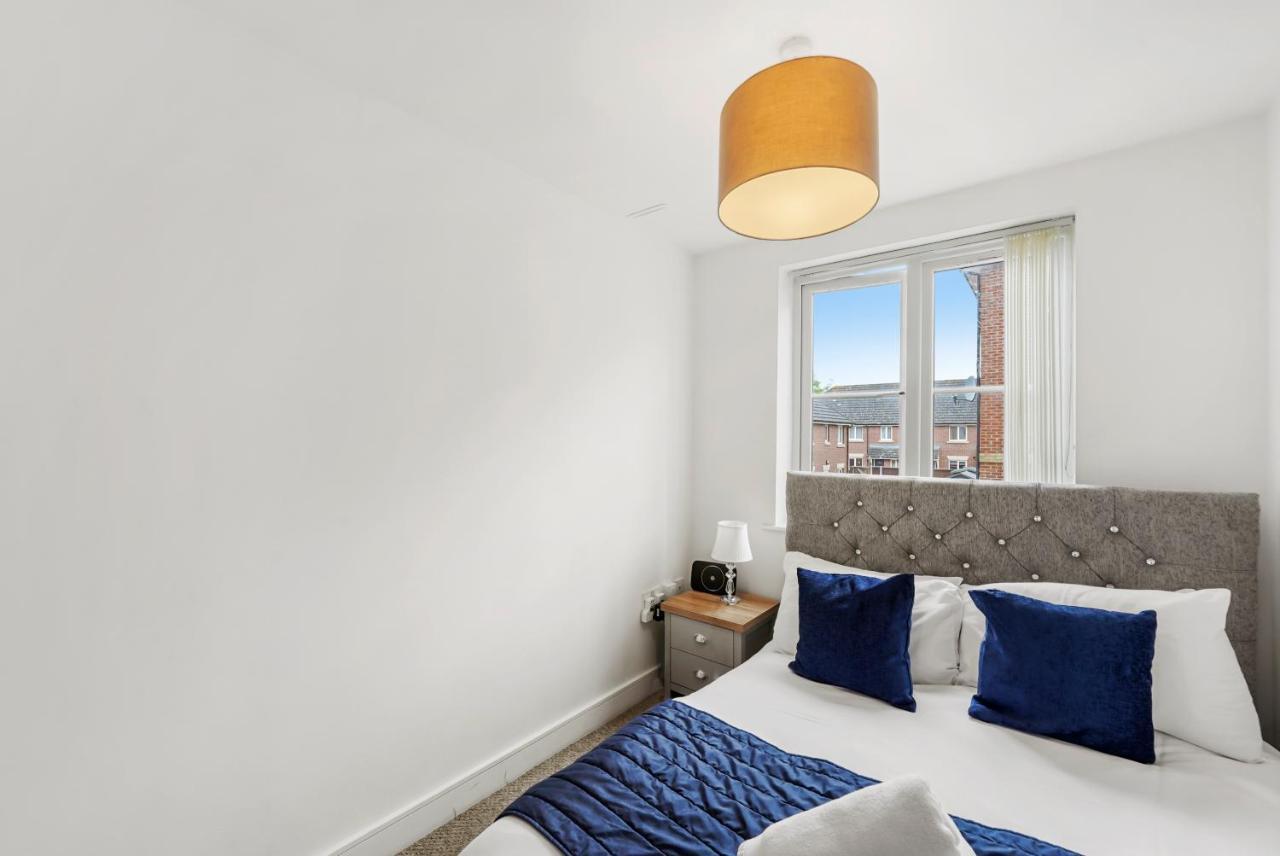 Luxnightzz - Two Bed - Close To North Station And Hospital Colchester Buitenkant foto